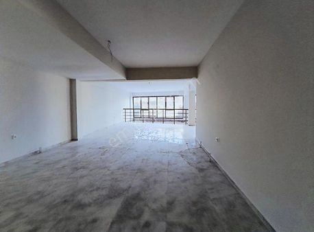 Devlet Hastanesi Ömer Alibey Caddesinde 420 M2 3 Katlı Mağaza