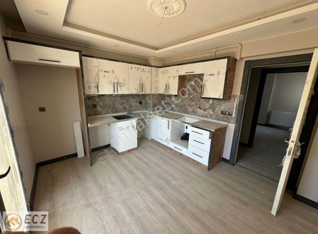 Ecz Gayrimenkul Den Satılık 2+1 Daire İstasyon Mh Alaşehir