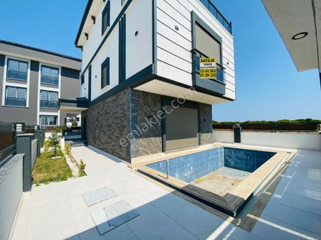 Didim Yamaç Emlaktan Satılık Efelerde 5+1 Tam Müstakil Havuzlu Villa