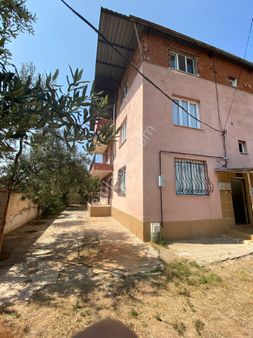 Manisa Ahmetli Zafer Mahallesinde 3 Katlı Bina Satılık