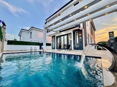 Didim Efeler Mh Satılık Müstakil Havuzlu Akıllı Sistem Villa