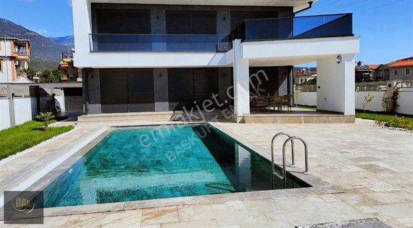 Başkurt Gayrimenkul 'den Müstakil Denize 500 Metre Villa