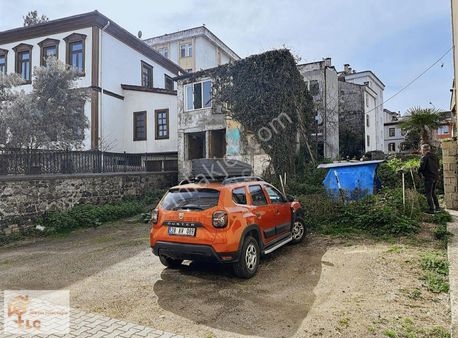 Şehrin Merkezinde Satılık Yeri Ve Konumu Çok Güzel Arsa..