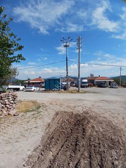 Manisa Yunusemre Karaveliler Köyünde Satılık Arsa