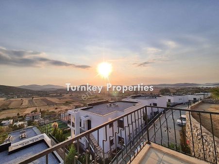 Göl Ve Günbatımı Manzaralı Satılık Üst Kat 1+1 Daire