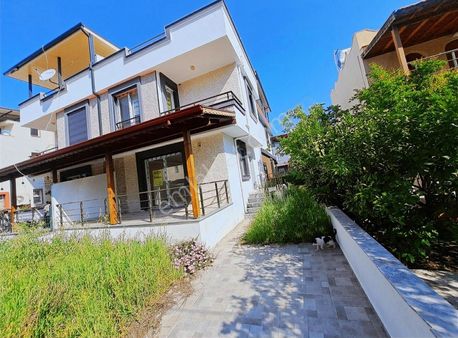 İzmir Seferihisar Doğanbey De Satılık 3+1 Yazlık Villa