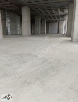 İkitelli Organize Sanayi Bölgesi Kiralık 3.100m2 Tır Kamyon