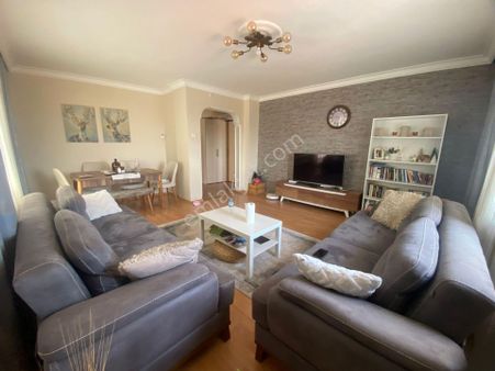 Acill Buca İşçievleri Yiğitler Mah.de Şirinyer Merkez Yakını 3+1 130m2 Dgazlı Havadar Satılık Daire