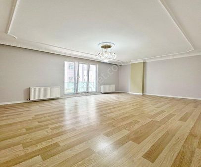 Elit Yapıdan Merkezi Konumda 2+1 Arakat Satılık Daire