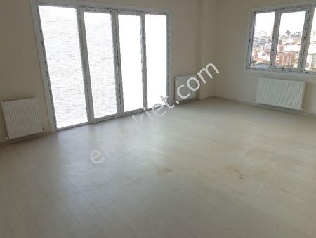 Ataşehir İnönüde Kapalı Otoparklı Binada 125m2 3+1 Arakat