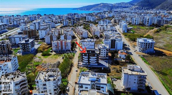 Oturma Hazır İskanlı Ara Kat 1+1 Satılık Daire