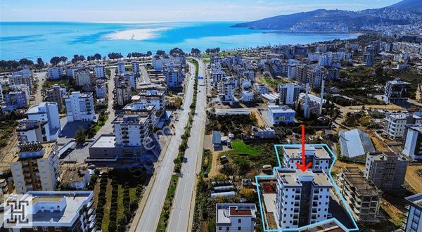 Havuzlu Site İçinde 2+1 Ayrı Mutfak Lüks Daire