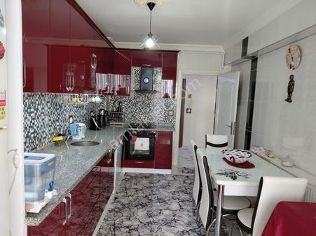 Manisa Salihli Yeşilyurt Mah Kipa Arkasında Satılık 3+1 Doğlagaz Isıtmalı Daire