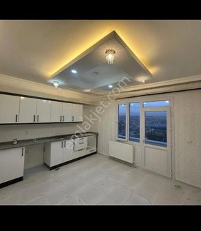 Bilge Emlaktan İstiklalde Satılık 3+1 Daire