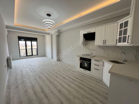 Arya'dan Altınkum Plajına Yakın 2+1 Ebveyn Banyolu Öncephe Daire