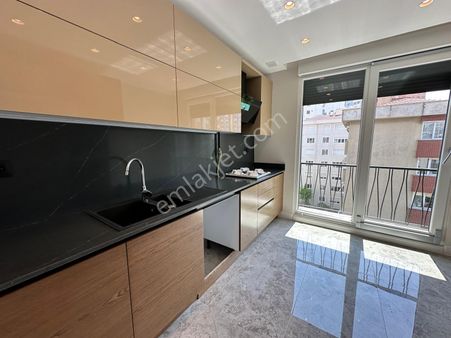 Kızıltoprak Medicana Karşısı İş Ve Konuta Uygun Sıfır Balkon