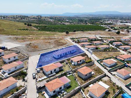 Seferihisar'da 1200 M2 Arsa İçinde 4 Üniteden Oluşan Ev