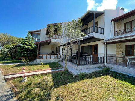 Karasu Güntur Sitesinde 3+1 Bahçeli Tatillik Villa!!