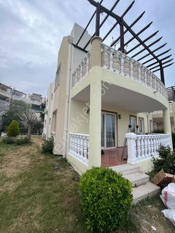 Boğaziçi Adabükünde Satılık 2+1 Site İçerisinde Bahçe Kat Manzaralı Daire