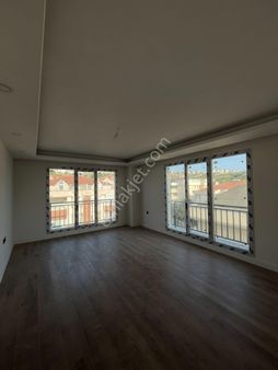 Büyükçekmece Atatürk Mah Sıfır Deniz Manzaralı Lüx Uygun Fiyata 3+1 Dubleks