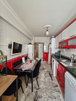 Yeşilova Mah. Satılık Metrobüse Çok Yakın 135 M2 3+1 Arakat