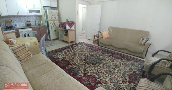 Ordu Emlaktan Ürkmezde Denize 500 M,çok Geniş,1+1,on Üç Yaşında Ara Kat Klimalı Bakımlı Daire.