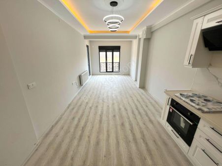 Arya'dan Altınkum Plajına Yakın 2+1 Ebeveyn Banyolu Ön Cephe Daire