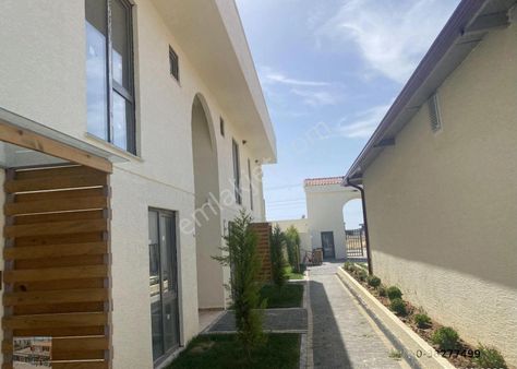 Balıkesir Ayvalık Altınova Da Satılık Daireler.denize Yakın