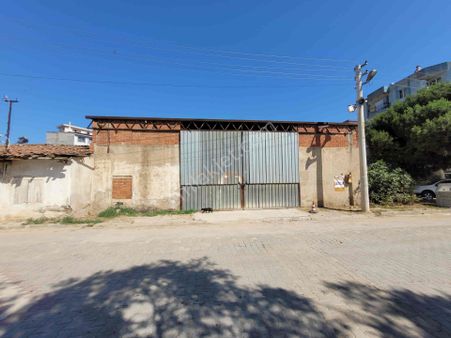 Meta'dan Satılık 439 M² Alana Sahip Ana Yola Cephe Köşede Ev Ve Arsa