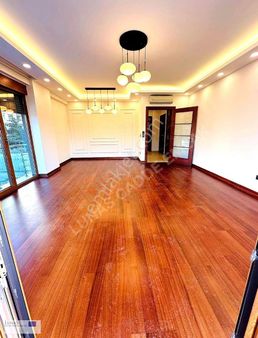 Caddebostan Sahilde Park Manzaralı Daire