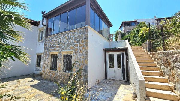 Bodrum Gümüşlükte Satılık Havuzlu Sitede Bahçeli Dubleks