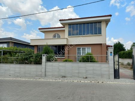 Çorlu- Önerler'de 1000 M² Arsa İçerisinde Satılık Tripleks Bina