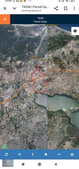 İzmir Yoluna Yakın Göl Manzaralı Seyran Köyü