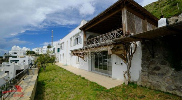 Doğuş Emlak'tan Full Deniz Manzaralı Havuzlu Sitede 6+2 Villa