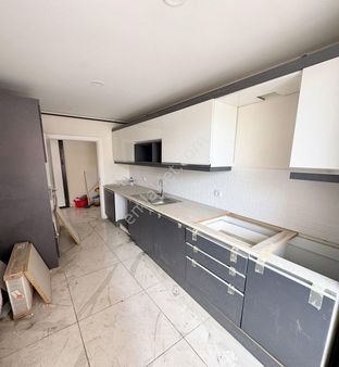 Avcılar D.köşklerde 2+1 Sıfır Deniz Manzaralı Ara Kat Daire