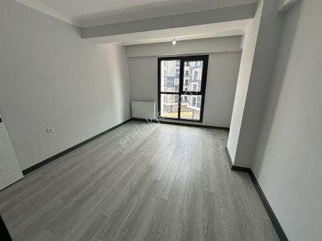 Evkom Emlaktan Hatip Mahallesinde Lüx Site İçinde 2+1