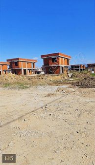 Balıkesir Gömeçte Yol Kenarı Projesi Hazır Villa İmarlı Arsa