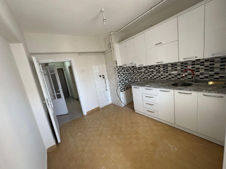 Esnaf Emlak'tan/yazı Çarşı-halk Eğitim Yanı/2+1 Satılık Daire