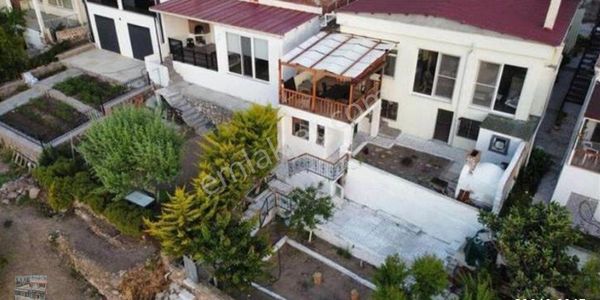 Canakkale Ayvacık Babakale Köyünde Denize Sıfır Satılık Muhtesem Villa.