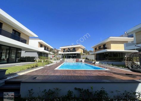 Balıkesir Ayvalık Sahilinde Satılık Muhtesem Villa.yuzme Havuzludur