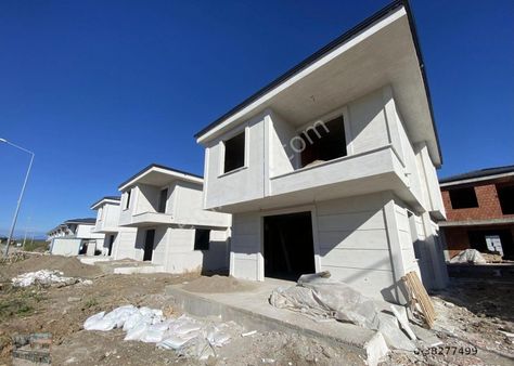 Balıkesir Ayvalık Altınova Da Satılık Villalar.