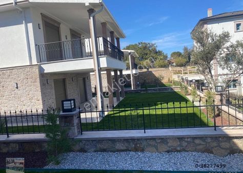 Balıkesir Ayvalık Cunda Da Satılık Mustakil Villa.