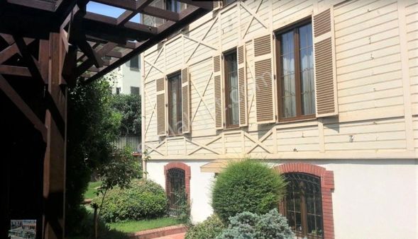 İstanbul Bakırköy De Satılık Köşk.