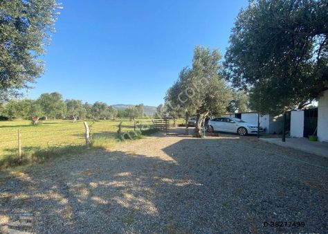 Burhaniye De Satılık Ciftlikevi.