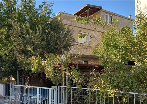 Balıkesir Ayvalık Sarımsaklı Da Satılık Villa.denize Yakın