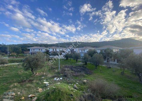 Ayvalık Camlık Ta Satılık 600 Metre Kare Villa İmarlı Arsa.2 Adet Bagımsız Villa Yapımına Uygundur