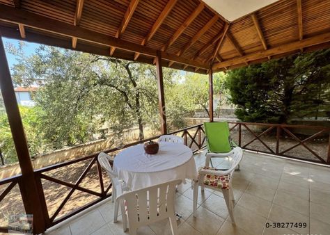 Balıkesir Ayvalık Sarımsaklı Da Satılık Villa.denize 90 Metre Mesafededir