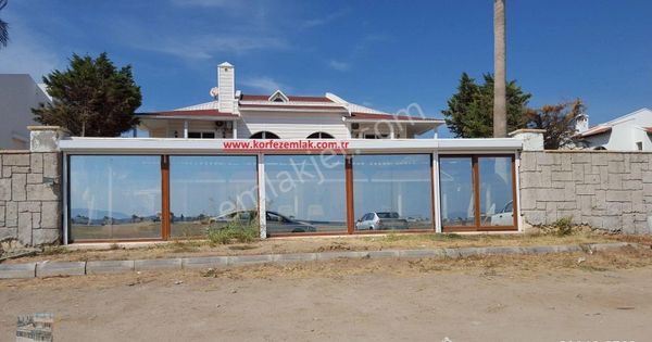 Balıkesir Ayvalık Sarımsaklı Da Satılık Muhtesem Villa.denize Sıfır