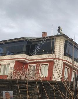 Tuşba Mollakasım'da Satılık 3 Katlı Eşyalı Tripleks Yazlık Villa
