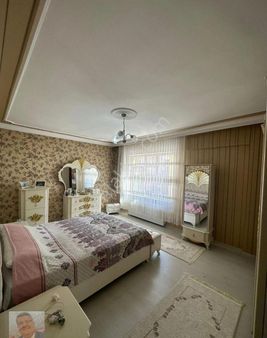 Van İpekyolu Alipaşa Mahalesi'inde İlhami Çakırtaş Emlak A.ş'den 4+1 Satılık Geniş Site İçi Daire